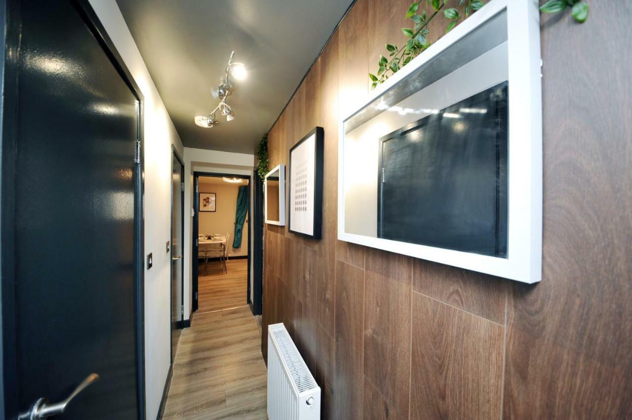 Stone'S Throw City Centre - Tv In Every Bedroom! Swansea Eksteriør bilde