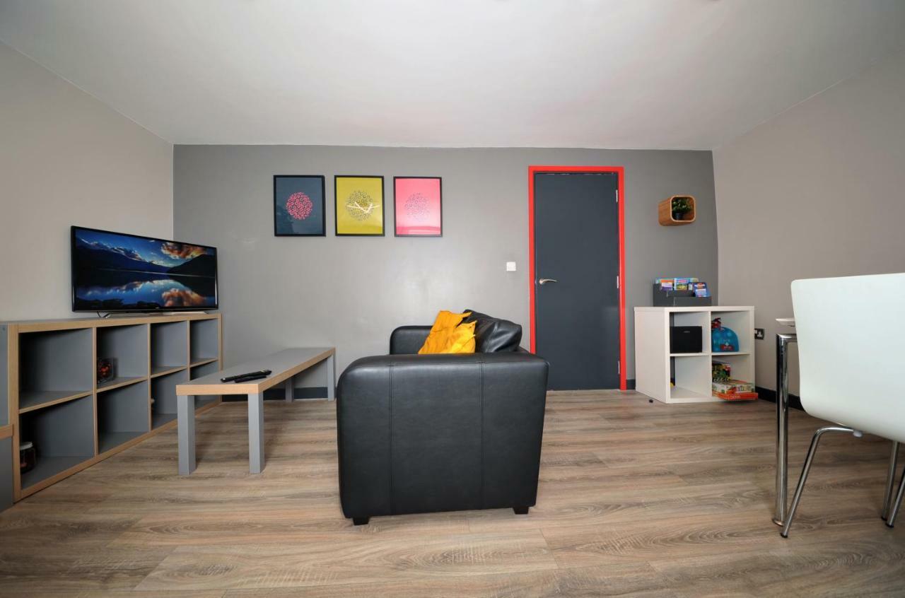 Stone'S Throw City Centre - Tv In Every Bedroom! Swansea Eksteriør bilde
