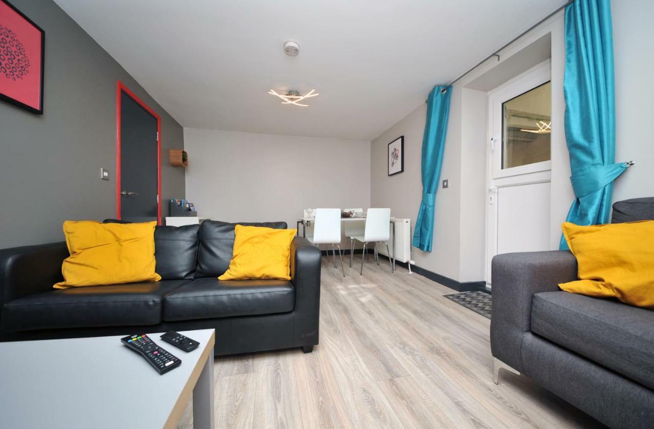 Stone'S Throw City Centre - Tv In Every Bedroom! Swansea Eksteriør bilde